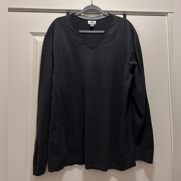 Old Navy Charcoal Gray V-Neck Sweater - Picture 6 of 15